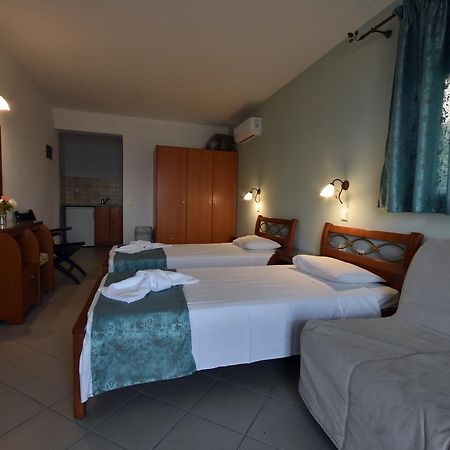 Kiwi Apartments Néa Fókaia Extérieur photo