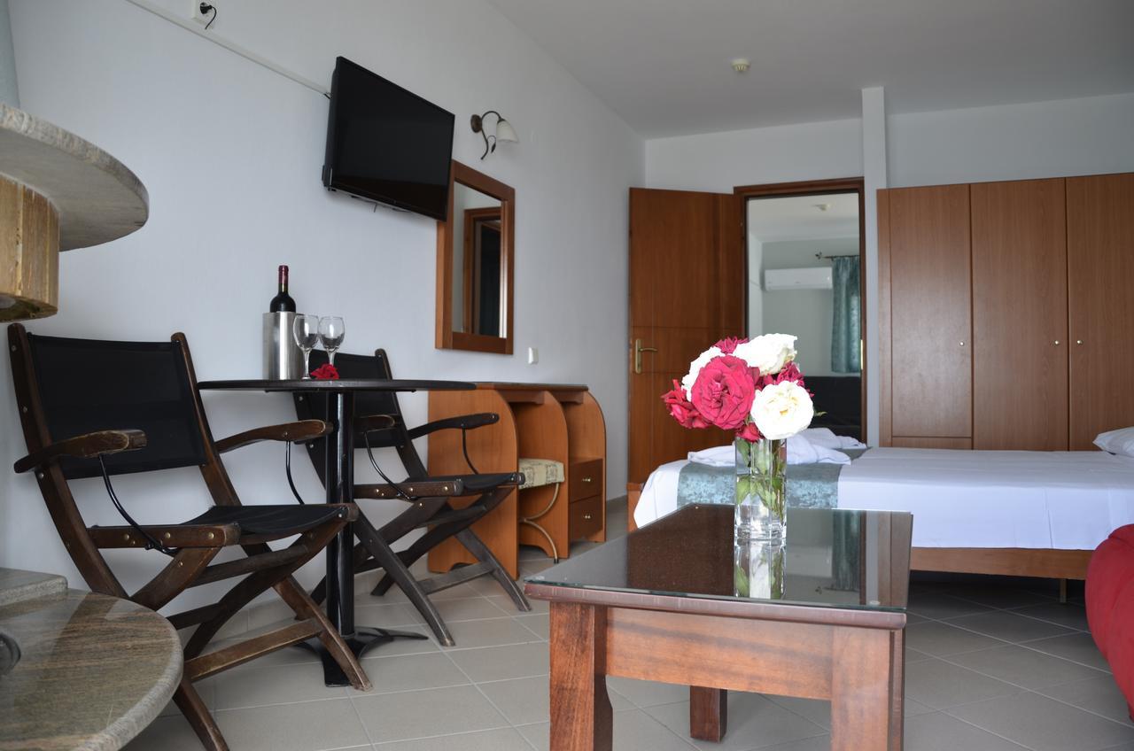 Kiwi Apartments Néa Fókaia Extérieur photo