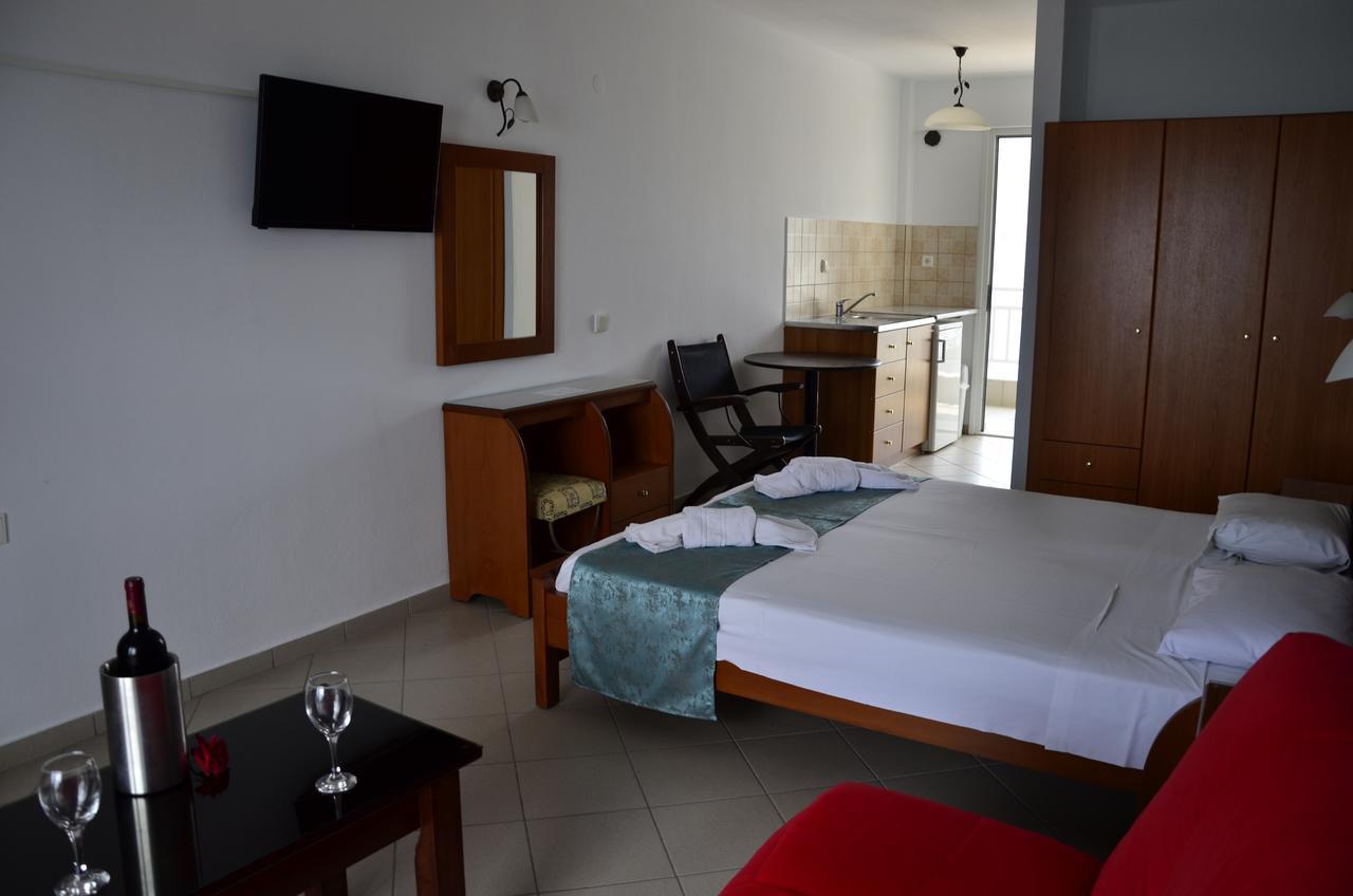 Kiwi Apartments Néa Fókaia Extérieur photo
